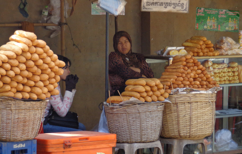 Eating it up Cambodian style – Baguettes