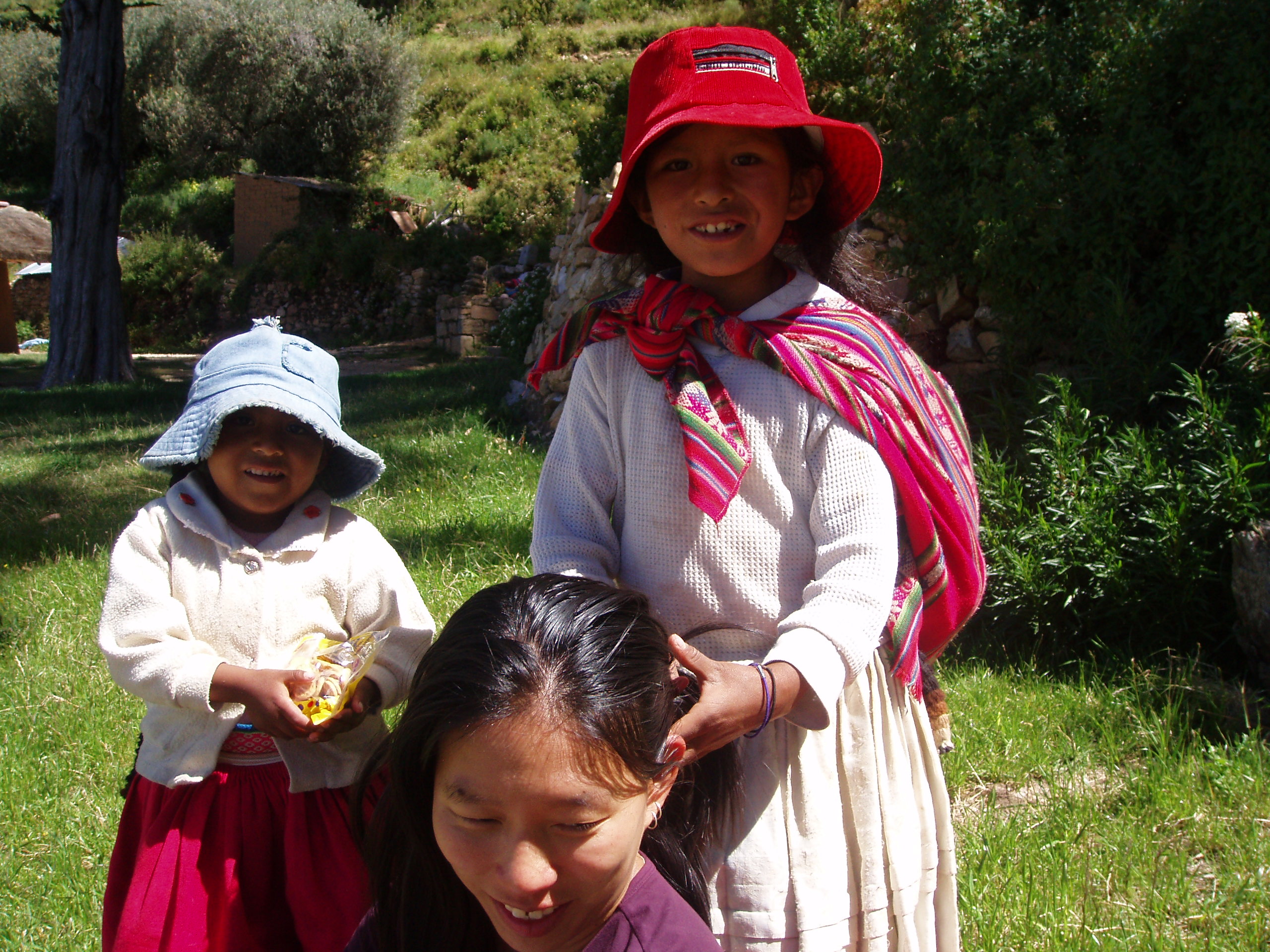 Hair braiding Peru - Amy McPherson